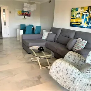 https://frente-a-la-playa-fuengirola-dona-sofia-e-4-personas.1costadelsol.com