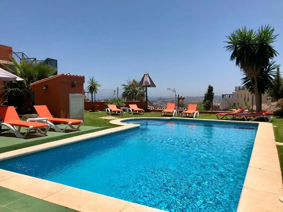 Privatunterkunft Cozy Rooms In Terraced House Fuengirola