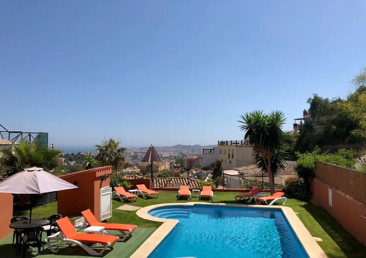 Cozy Rooms In Terraced House Fuengirola 0*,  España